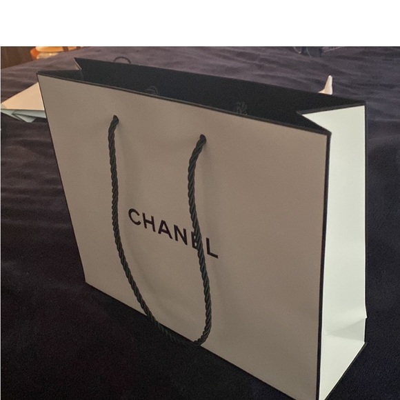 CHANEL Bag - Picture 4 of 6